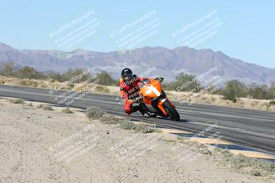 media/Dec-04-2025-Racers Edge (Thu) [[5ebc9f124d]]/3-B Group/3-Session 2 (Turn 7 Inside)/